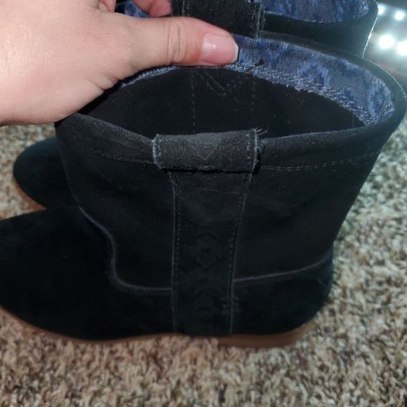 Boots - Picture 3 of 3